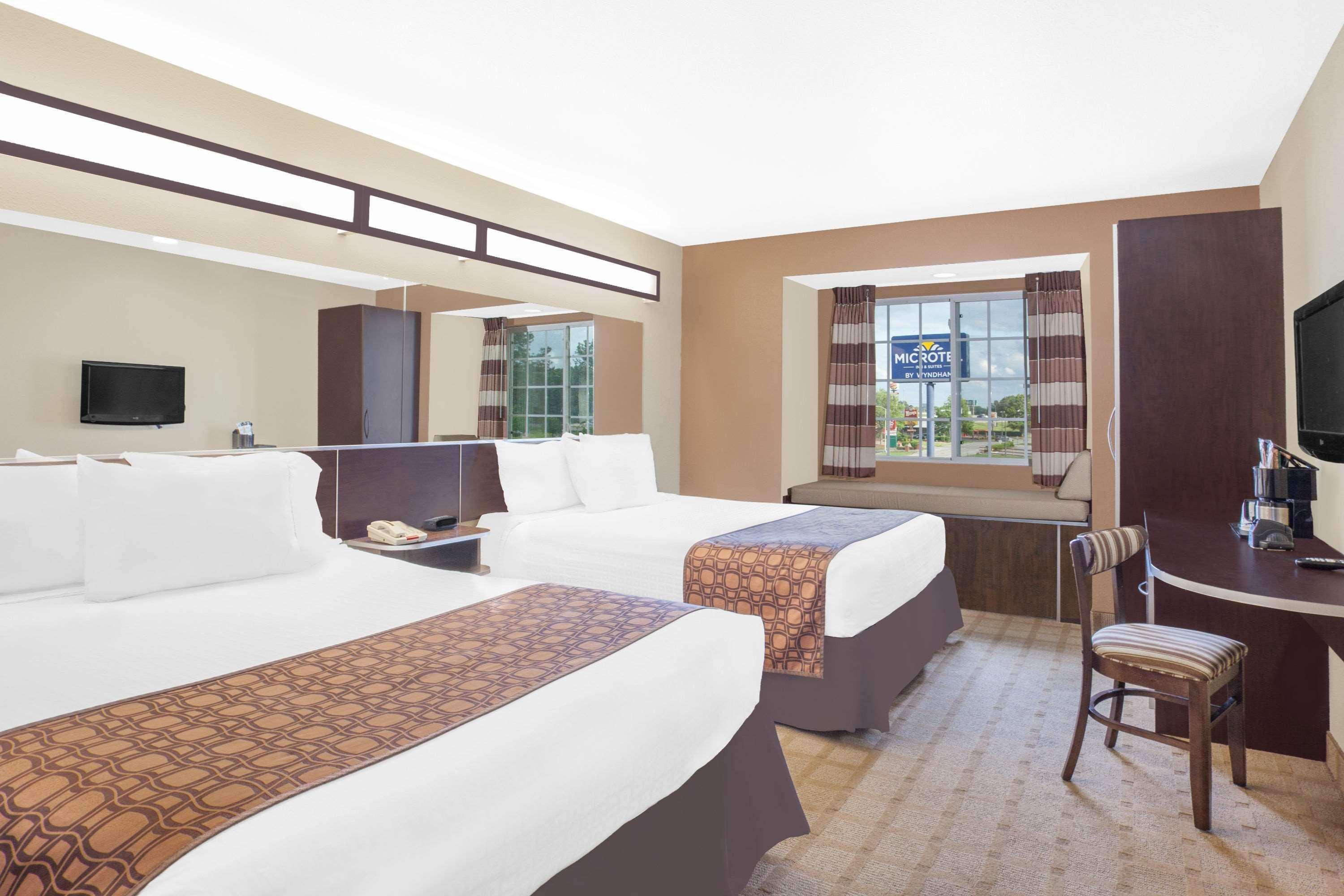 Microtel Inn & Suites By Wyndham Manchester - Newly Renovated Екстериор снимка