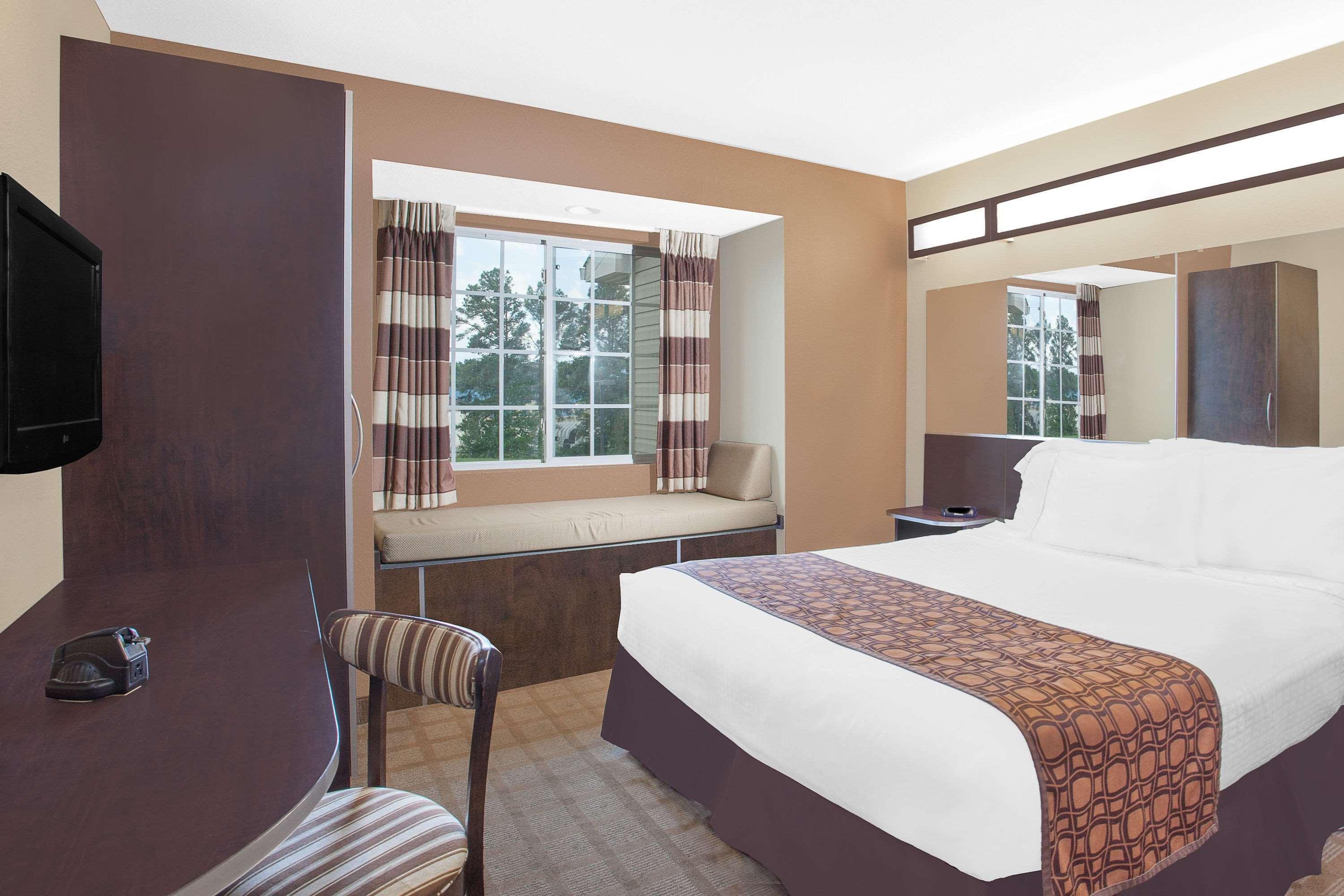 Microtel Inn & Suites By Wyndham Manchester - Newly Renovated Екстериор снимка