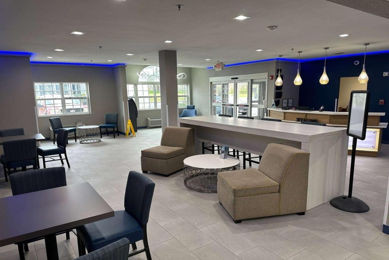 Microtel Inn & Suites By Wyndham Manchester - Newly Renovated Екстериор снимка