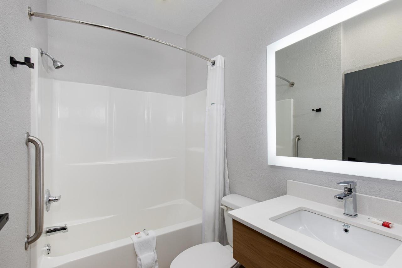 Microtel Inn & Suites By Wyndham Manchester - Newly Renovated Екстериор снимка