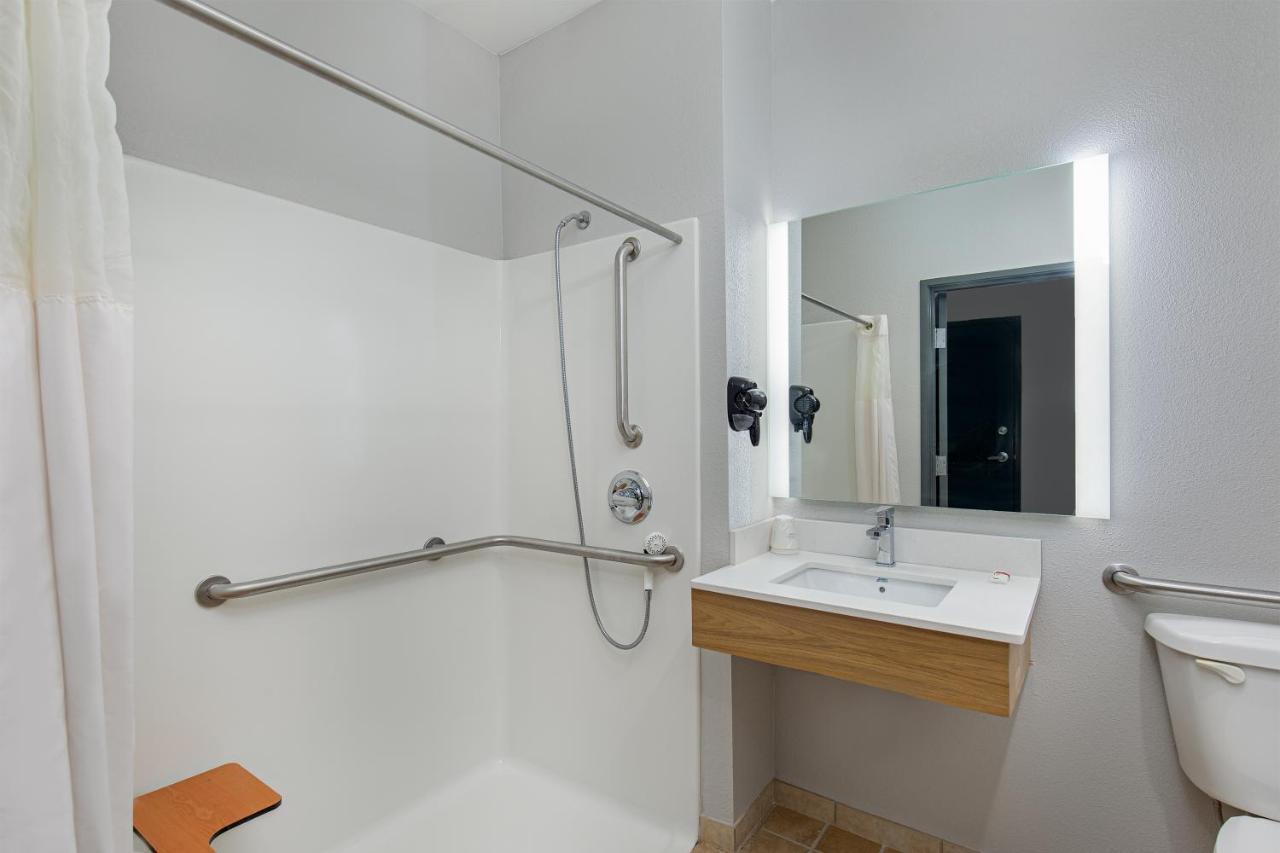Microtel Inn & Suites By Wyndham Manchester - Newly Renovated Екстериор снимка