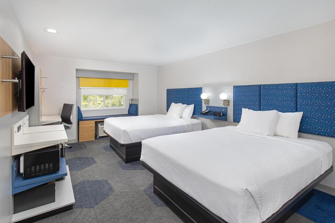 Microtel Inn & Suites By Wyndham Manchester - Newly Renovated Екстериор снимка