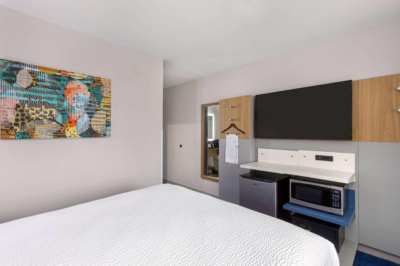 Microtel Inn & Suites By Wyndham Manchester - Newly Renovated Екстериор снимка